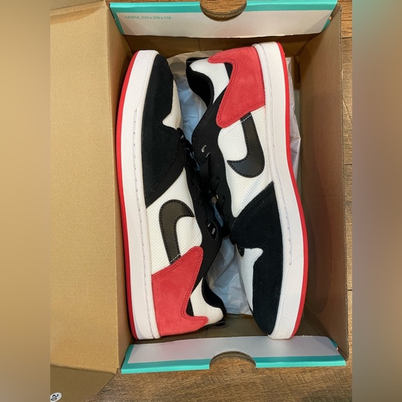 NEW Nike SB Alleyoop White University Red Men’s Shoes Size: 11 #CJO882-102 - Picture 3 of 6